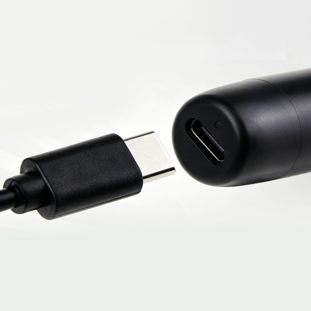 Soldering pen with interchangeable tips